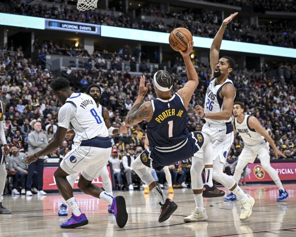 仍虎视眈眈 仍虎视眈眈