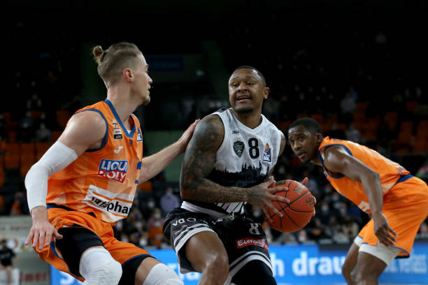 为争夺冠军 为争夺冠军